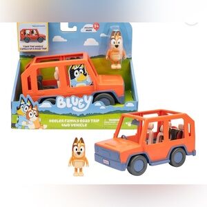 Bluey Family Road Trip Play Vehicle, Includes Chilli Fits 4 Bluey Figures.